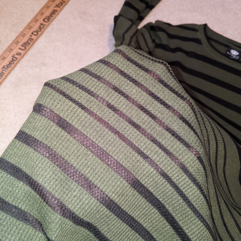 Nwt Hybrid threads green & black striped long sleeve top - Picture 2 of 13